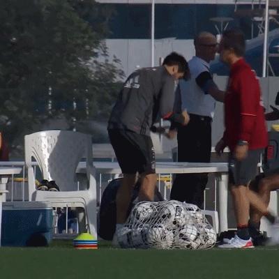 拜仁赛前点名穆勒,拜仁训练头球视频