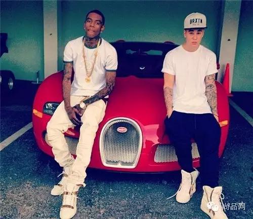 男士红色运动鞋子怎么搭配衣服,165男士增高运动鞋搭配裤子