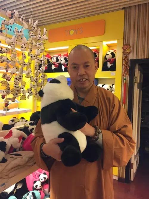 和尚为啥那么好看,一个和尚为什么这么火