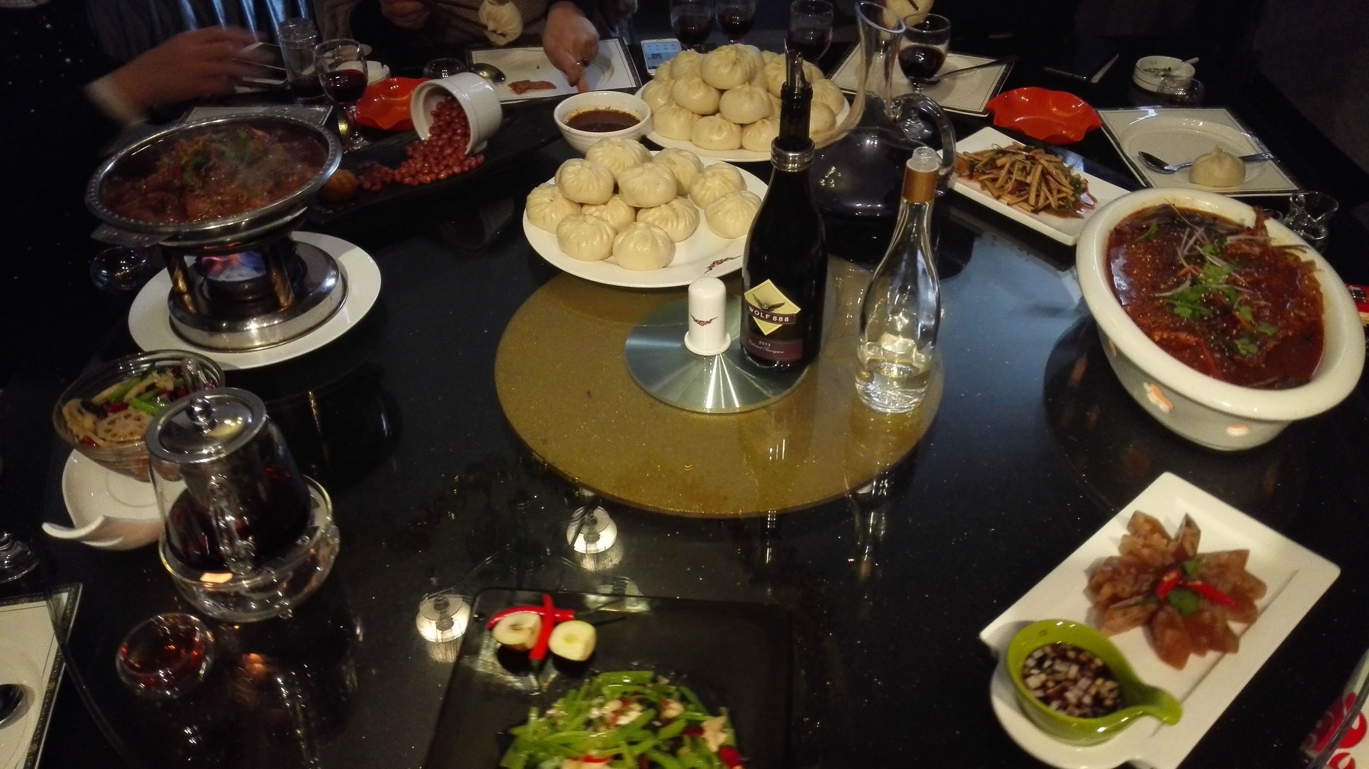 走吗约起之——外滩风气西餐咖啡。各位您约了吗？我在太原尖草坪