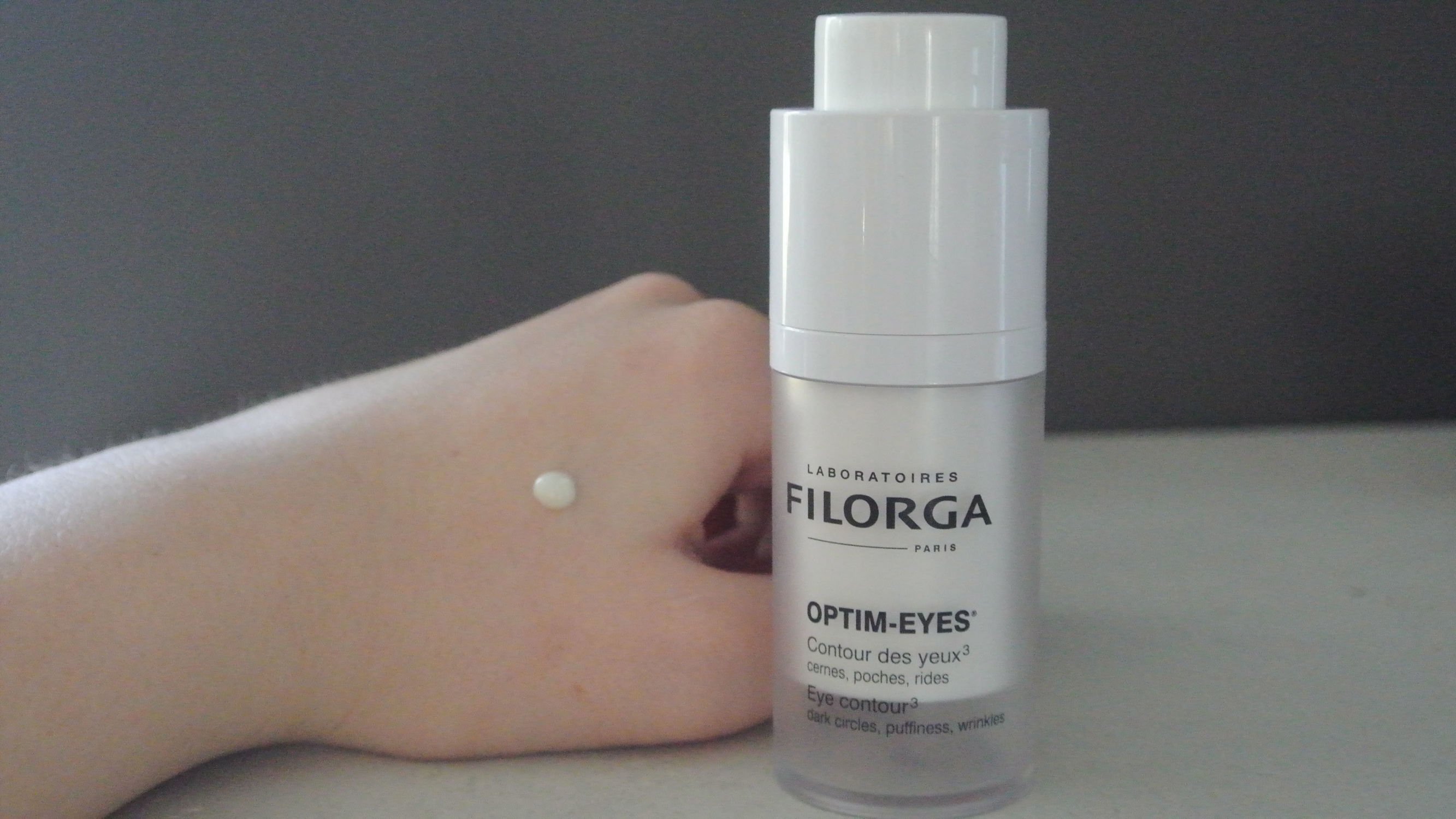 很多人都不知道怎么选择眼霜,平民又好用的眼霜