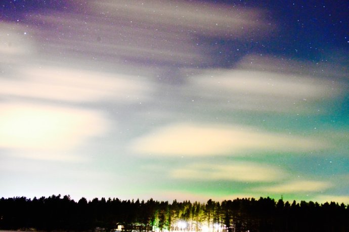 雪地桑拿和裸奔，北极光啊我等到花儿也谢了