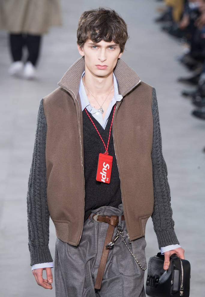 lv联名supreme牛仔外套2018款,lvsupreme联名搭配