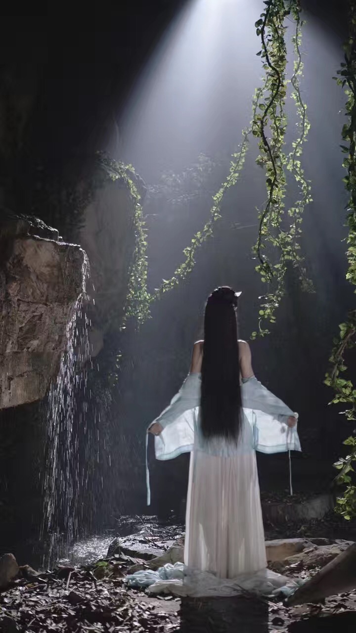 他取代胡彦斌为钟汉良baby献唱，林忆莲、袁娅维对他赞赏有加