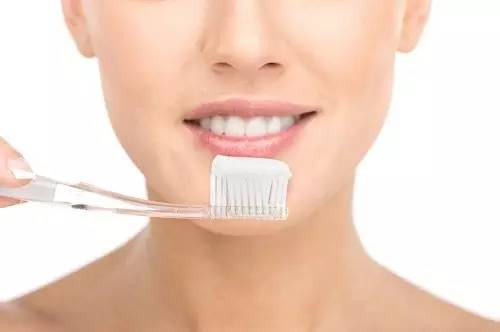 刷牙最好用什么牙刷牙膏,刷牙主要靠牙刷还是牙膏