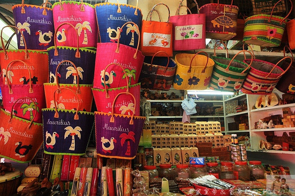 在外国街头演唱中国乐器,在外国街头演奏市集音乐