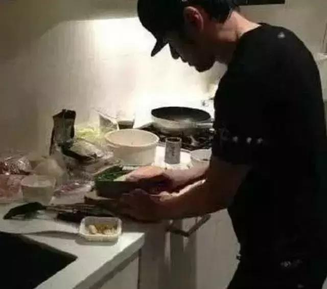 为什么有人那么喜欢周杰伦,明星多喜欢唱周杰伦的歌