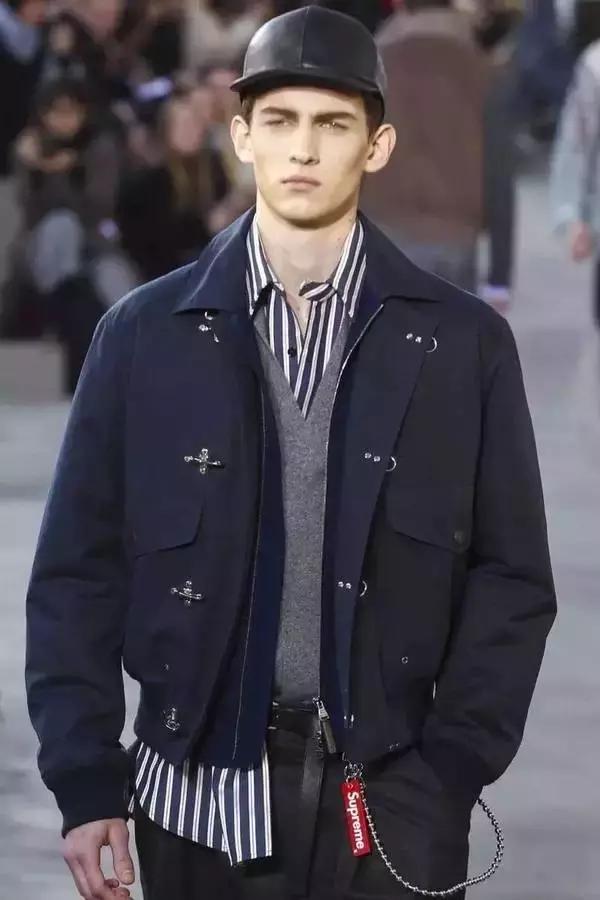 lv x supreme联名红色卫衣 (lv和supreme联名牛仔外套)