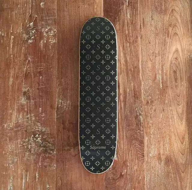 lv联名supreme牛仔外套2018款,lvsupreme联名搭配