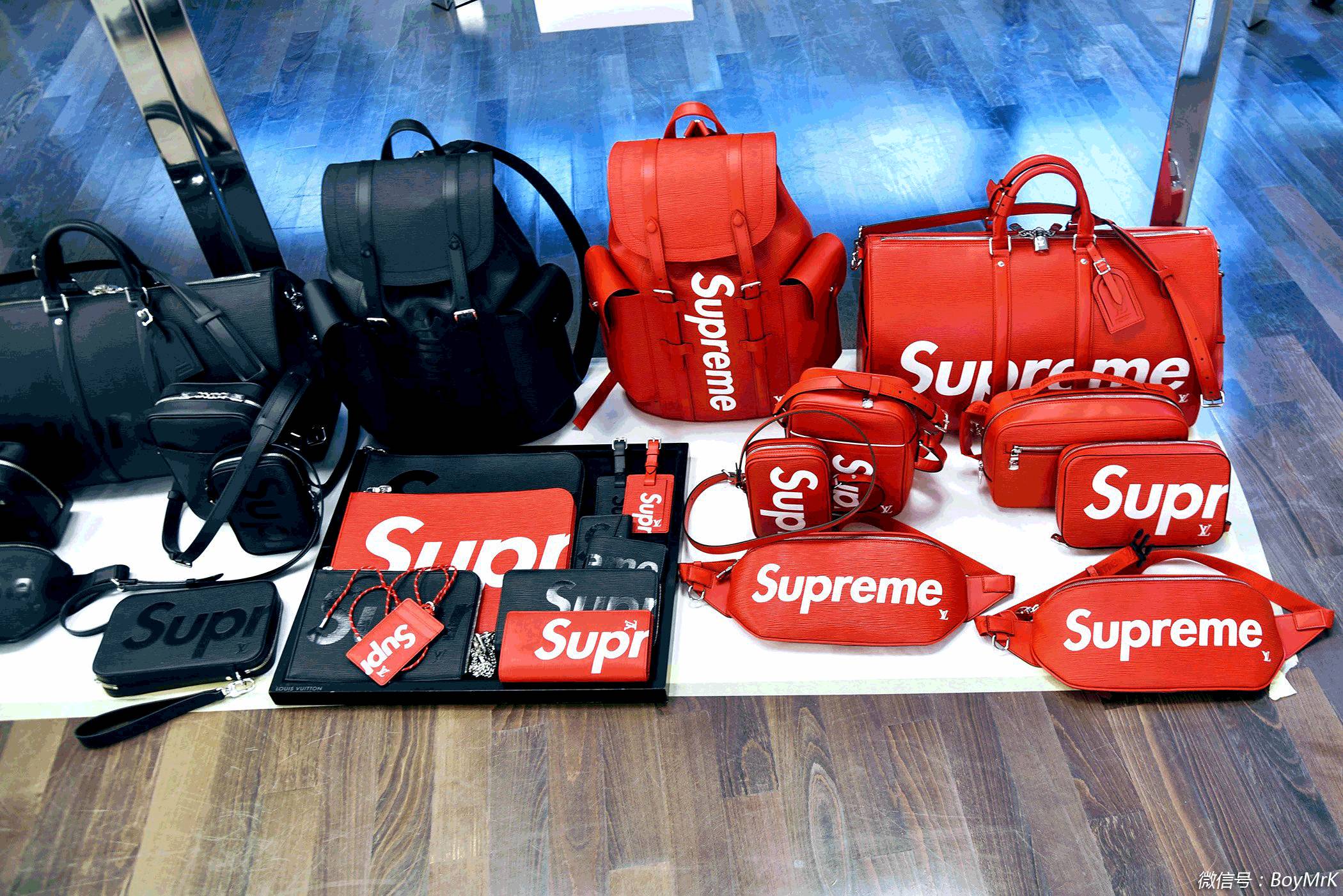 lvsupreme联名套装,supreme最难抢的联名