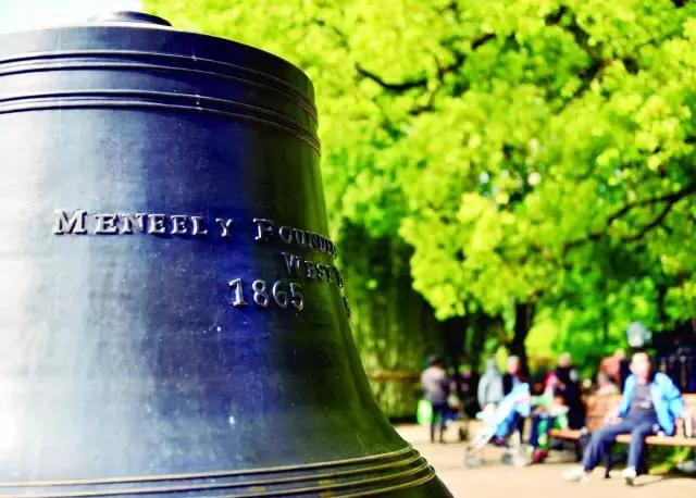 中山公园一进门是什么,中山公园怎么静悄悄的