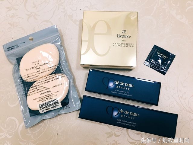 不同的粉扑打出来底妆差距大吗,粉扑和海绵哪个上粉底好