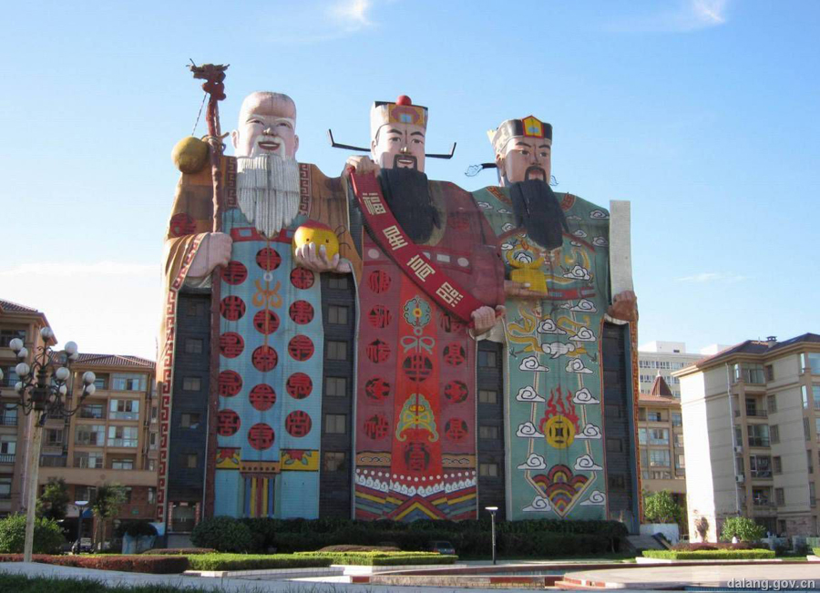 中外建筑差异视频英文,国内外奇葩建筑