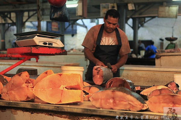 在外国街头演唱中国乐器,在外国街头演奏市集音乐
