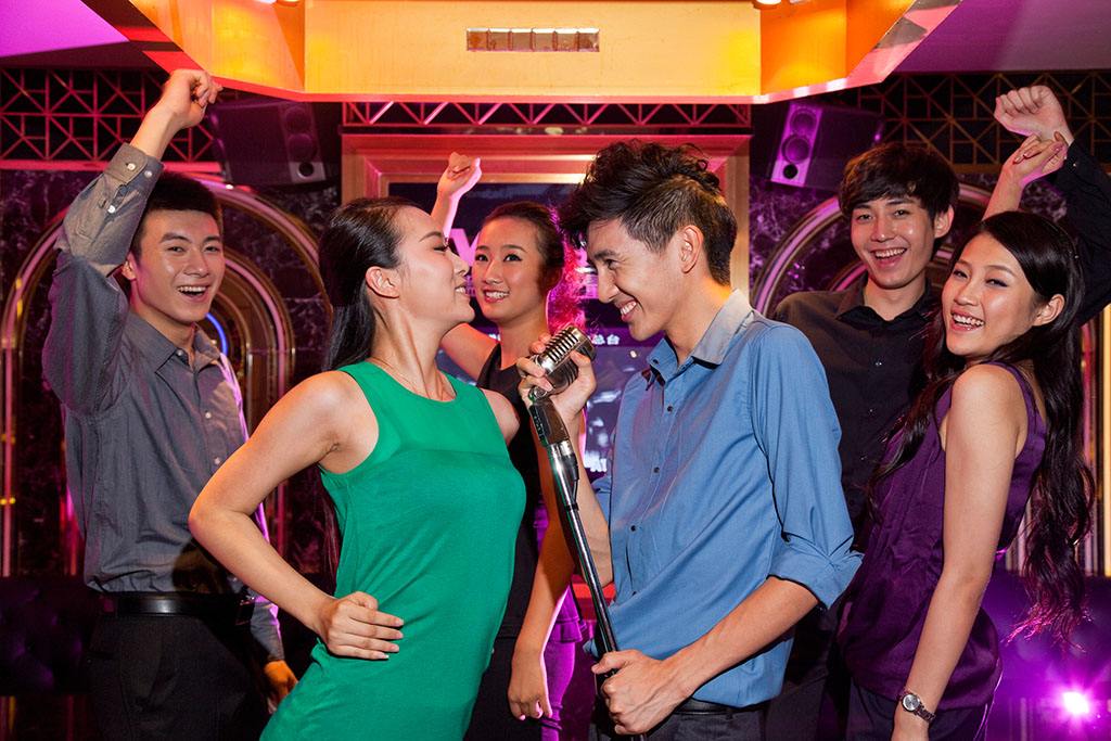 ktv一般啥时生意好,ktv生意火爆视频