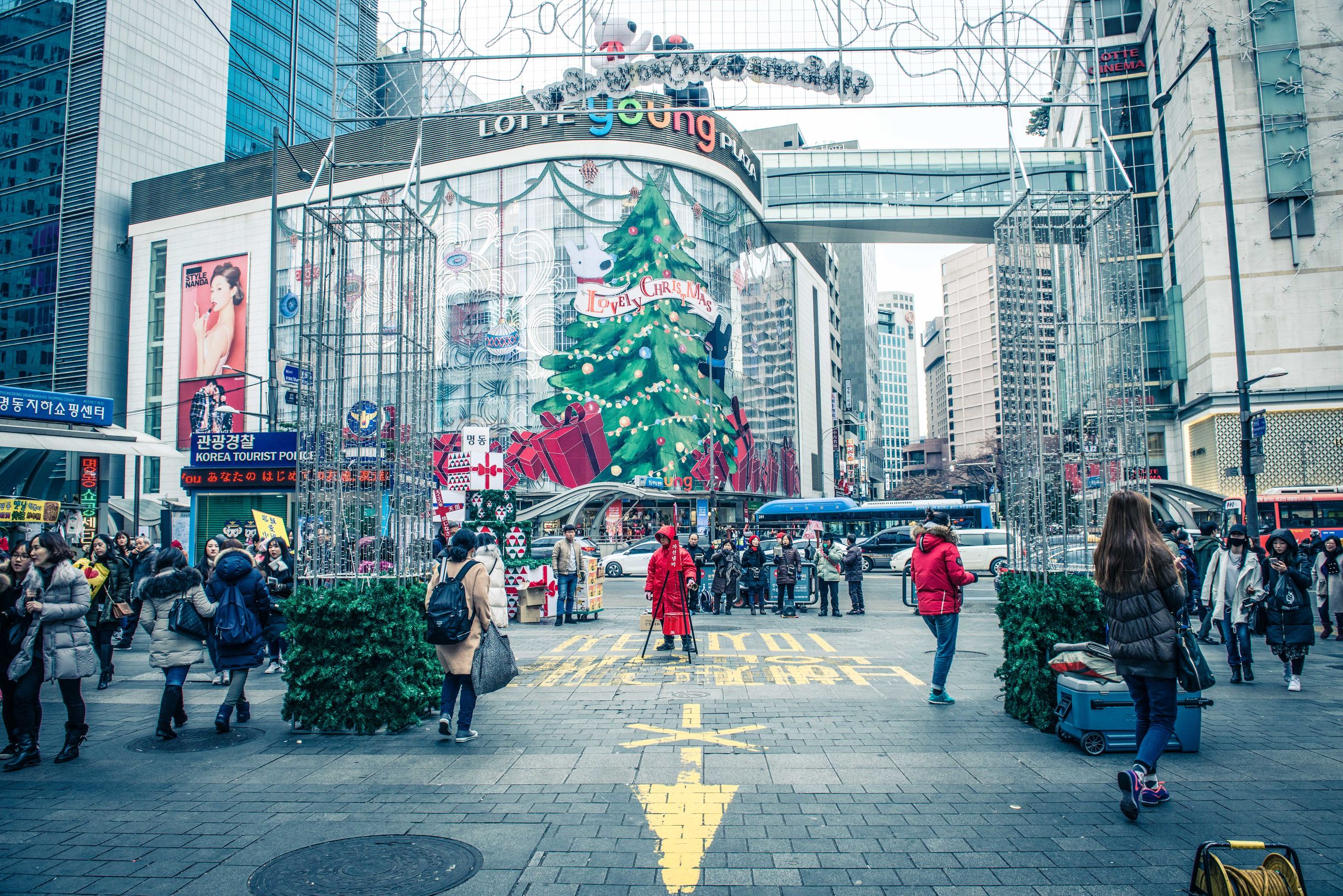 明洞韩国首尔的购物天堂,首尔明洞高档购物中心