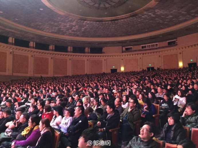 郭德纲晒封箱照打脸曹云金：这才是花花世界网友：一起吐槽吧