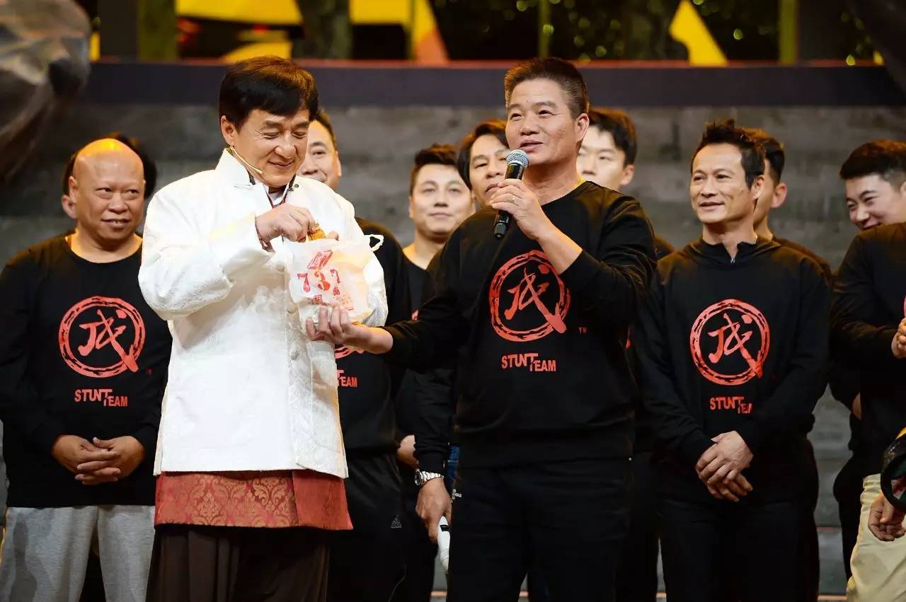 王牌对王牌祖蓝成龙翻跟斗,祖蓝成龙王牌对王牌