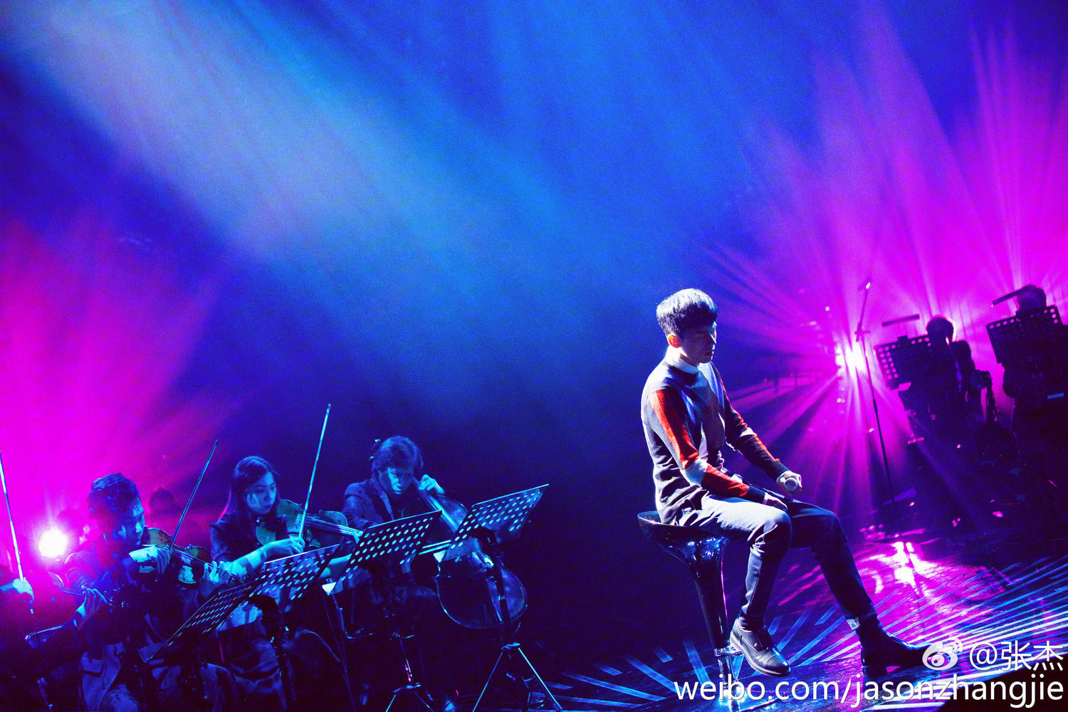 张杰感动全场的歌曲,张杰唱歌视频完全版