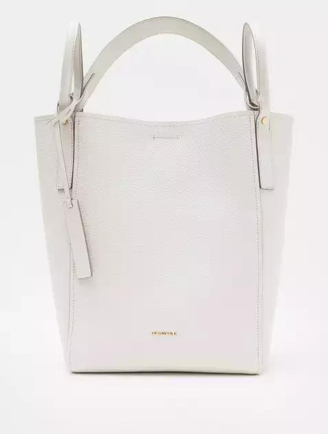 鬼怪剧终，那些美貌的包包却让女王完全停不下来种草