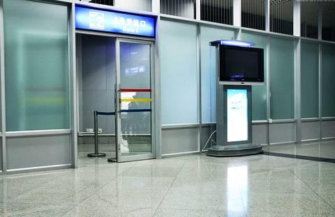 第1次坐飞机超实用小技巧,坐飞机的9个小常识