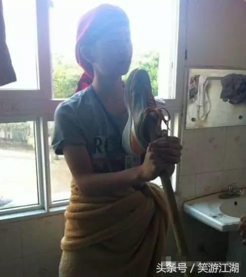 打针的搞笑动图,搞笑gif动图给猪打针