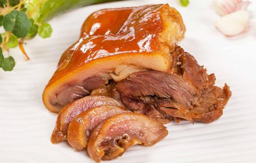 狗狗换了狗粮便便特别臭,狗狗拉便便臭是不是就是狗粮不好