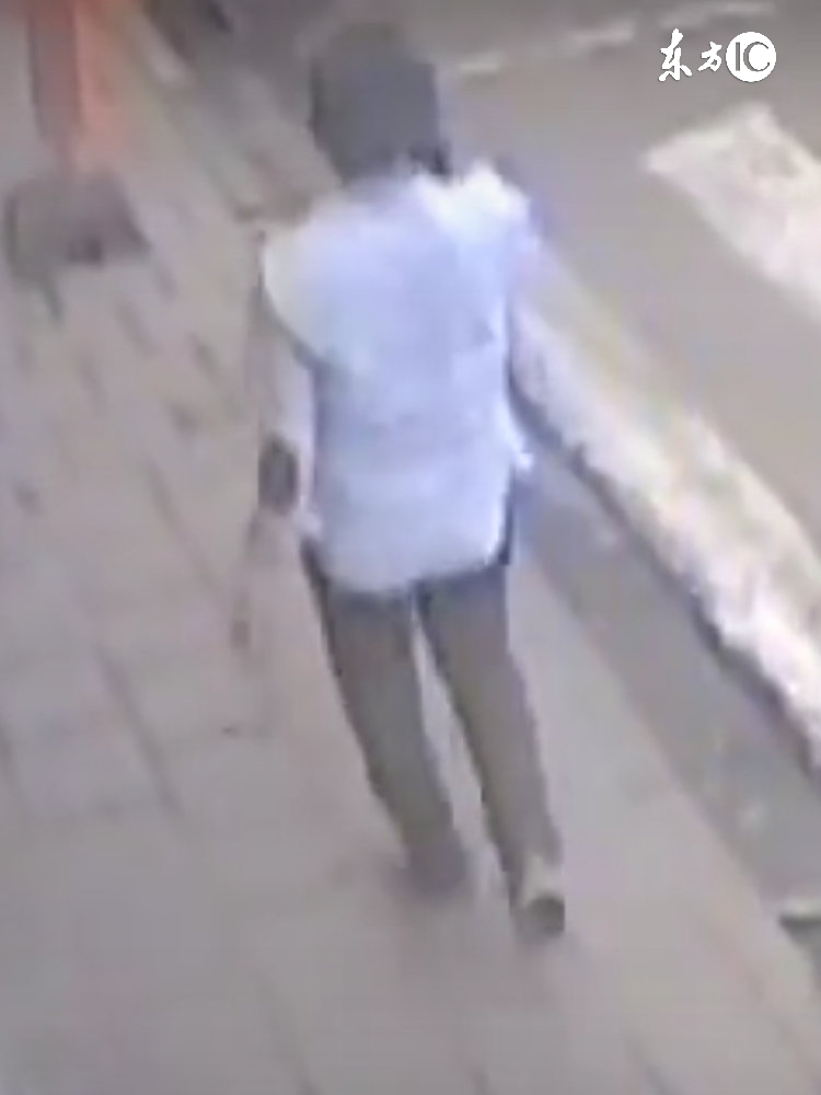 伍冉觉得自己不该死，在地狱里查分后，给自己起了个奇怪的网名