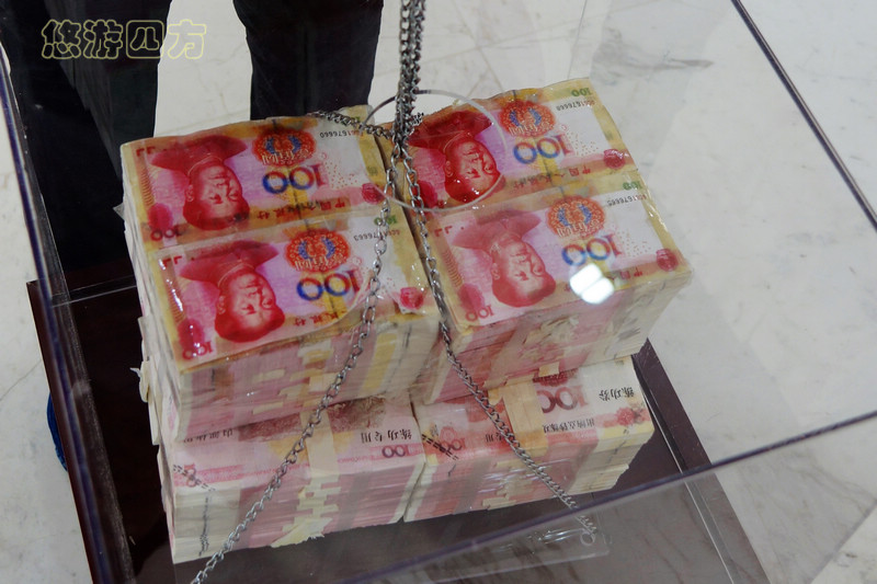 10万人民币现金有多高,8000万人民币现金有多重图文