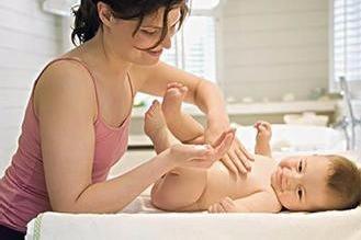宝宝肚子胀气怎么排,宝宝肚子胀气如何快速消除
