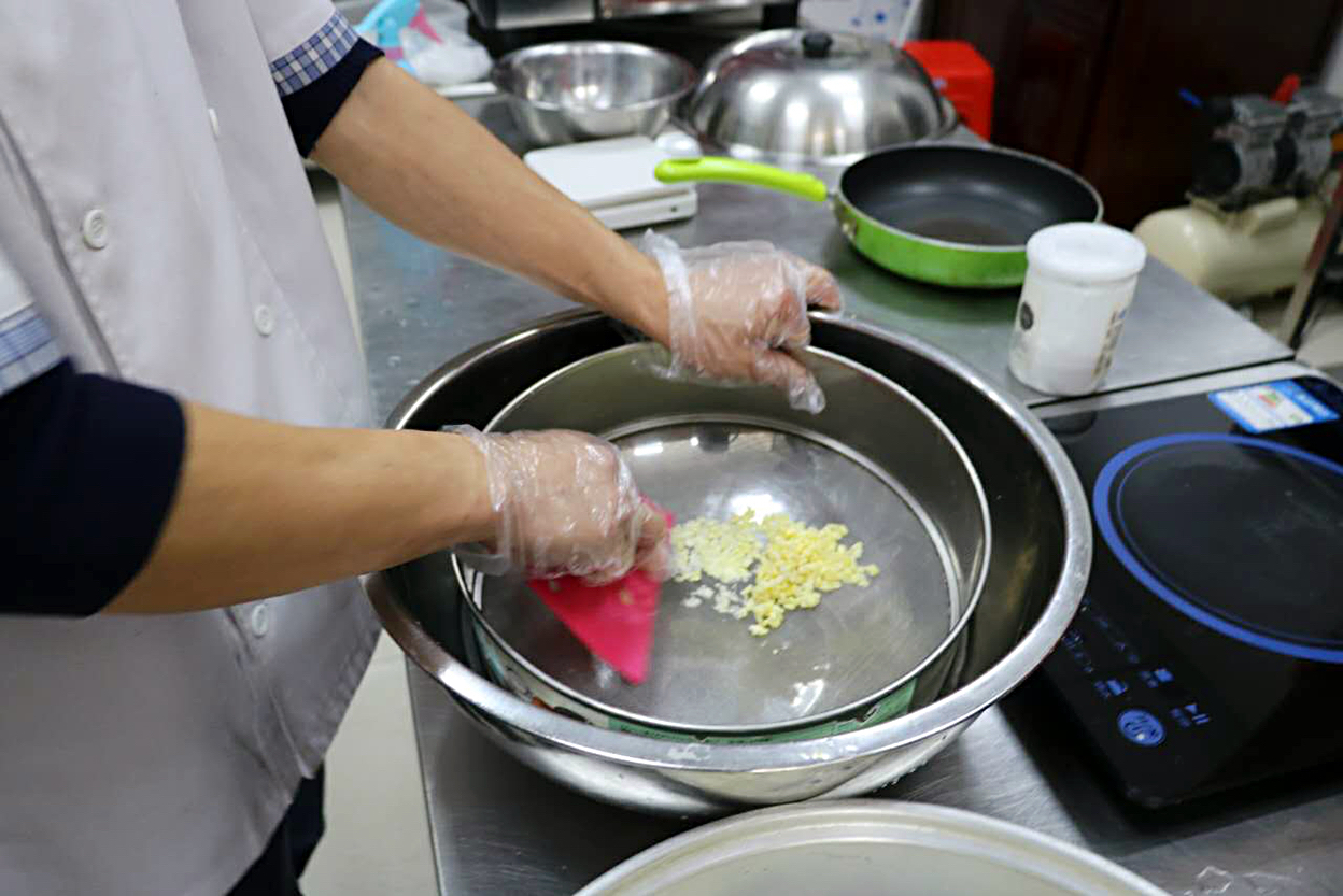 手把手教你做绿豆糕,如何做绿豆糕最简单的方法