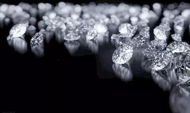 暴利的钻石是怎么卖出天价的？比它更夸大居然是……