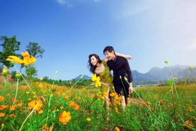 南充到云南拍婚纱照预计要多少钱,春天云南拍婚纱照的地方