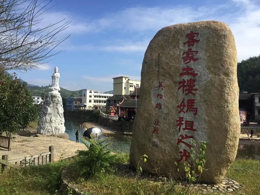 八千里路云和月的上一句,八千里路云和月一骑绝尘