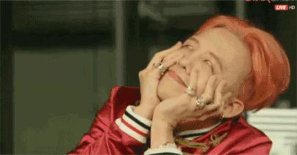 权志龙穿黑貂视频,权志龙穿黑貂演唱会