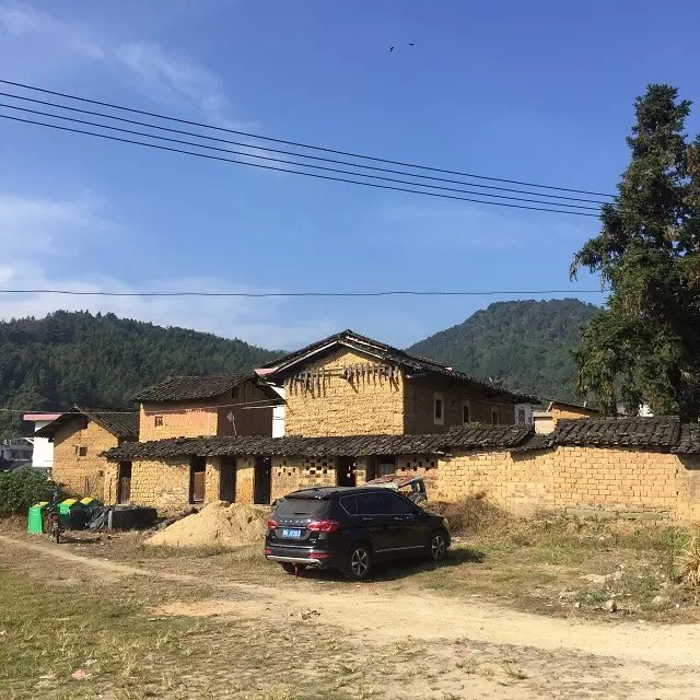 八千里路云和月的上一句,八千里路云和月一骑绝尘