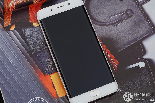 vivoxplay6内外屏是一体的吗,vivoxplay6曲面屏参数