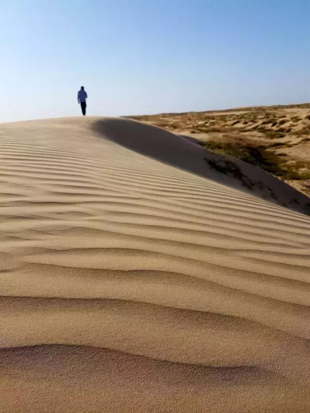 冬季奈曼沙漠旅游攻略,国庆合适去哪里的沙漠