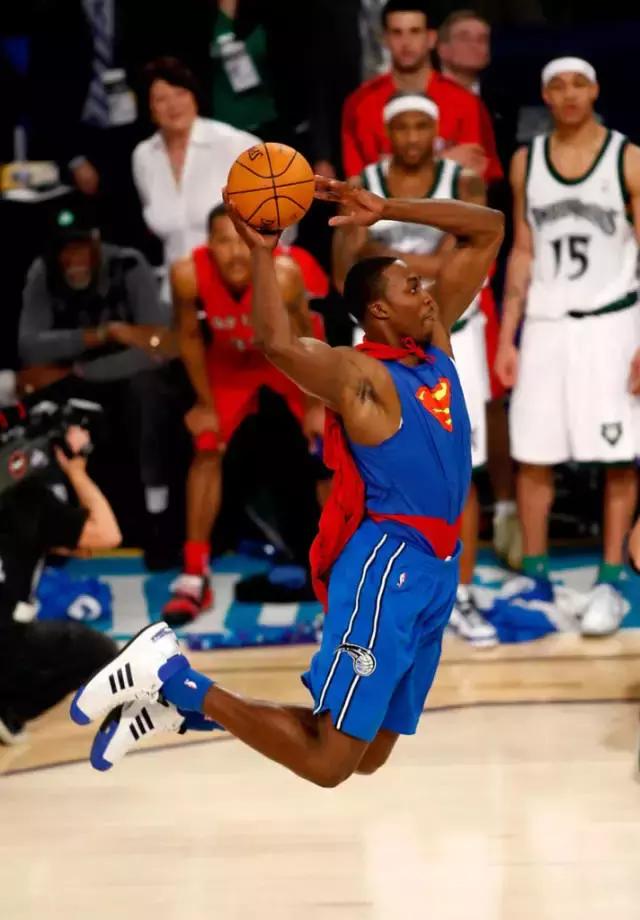 今年扣篮大赛上脚球鞋,乔丹扣篮大赛穿的球鞋