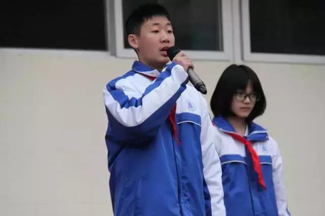 成都喝盖碗茶看川剧变脸图片,四川川剧变脸走进校园