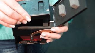 全球首个由再生纸板制成的拍立得，复古情怀满满！