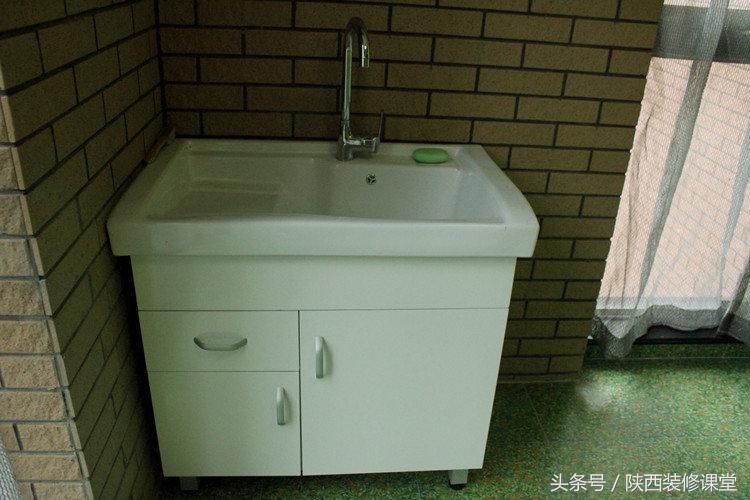 135平方四房二厅二卫阳台,小户型135阳台客厅一体