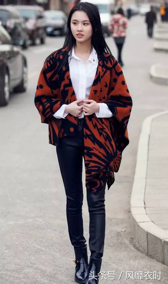 一年四季能够搭的披肩,超简单的减龄披肩