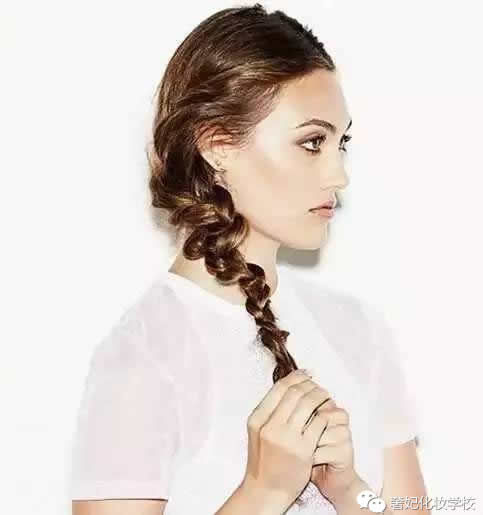 气质半披发编发教程,披发慵懒风编发教程