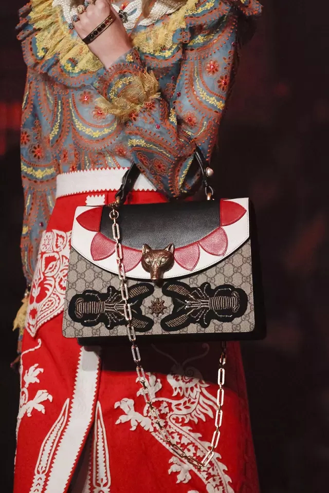 秋天高端大气上档次的包包,合适春夏的大牌包包