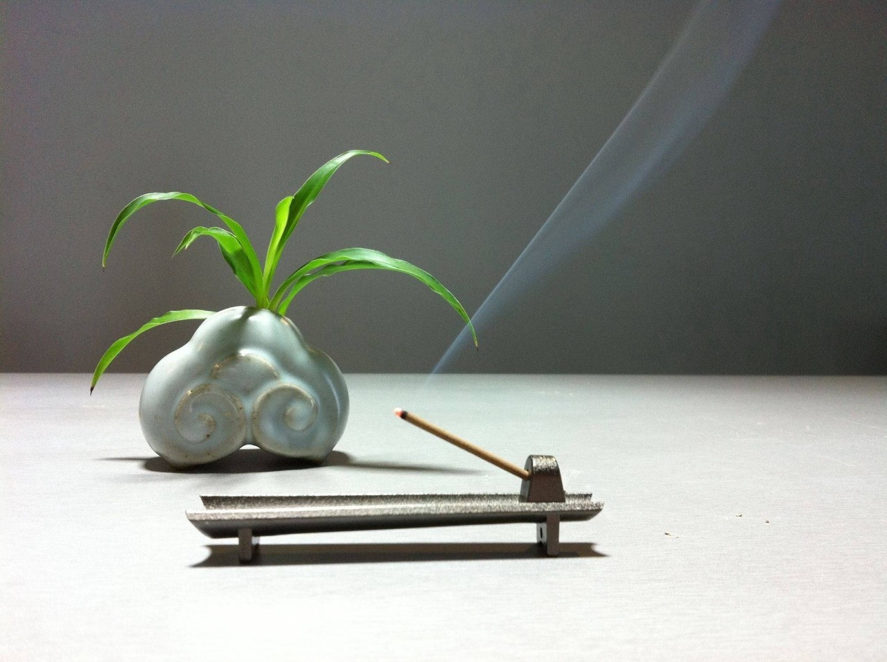 沉香熏香有什么功效与功能,沉香熏香与奇楠熏香区别