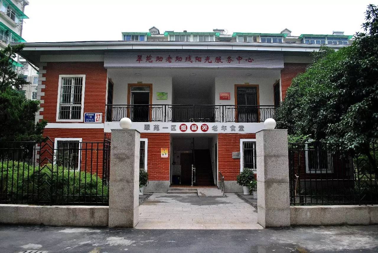 哇！好吃便宜，就在家门口，感觉能够跟外卖分手了！