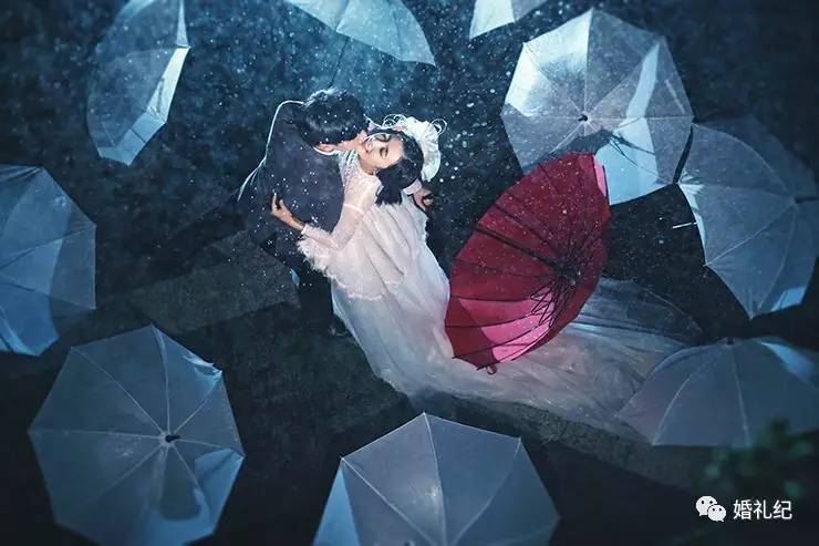 春天合适拍婚纱照的地方,雨天拍婚纱照也是别有一番风味