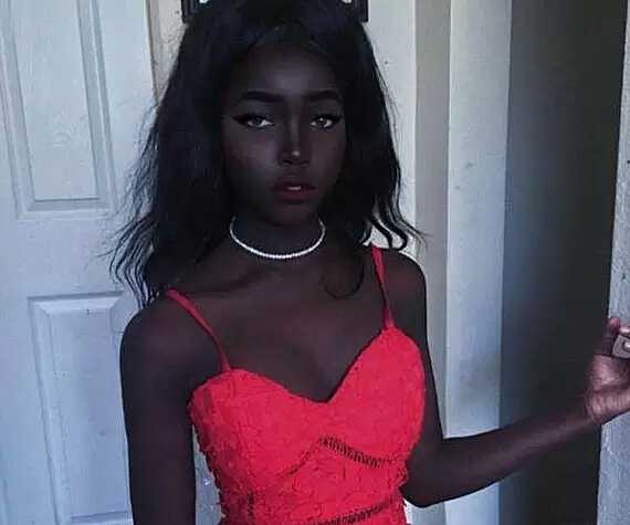 新一代黑色*女素**神诞生，没有最黑只有更黑