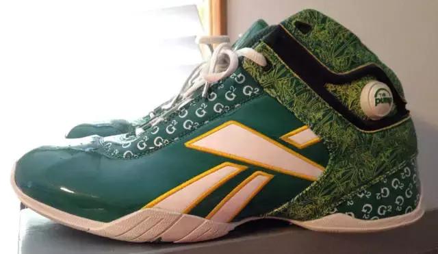 今年扣篮大赛上脚球鞋,乔丹扣篮大赛穿的球鞋